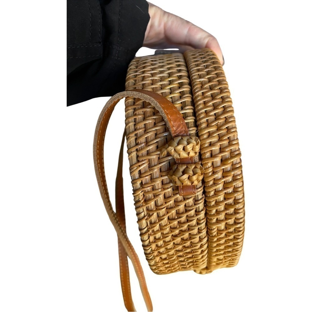 Unbranded Rattan Round Mandala Bag with mother of pearl inlay features - Picture 6 of 11